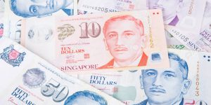Đổi tiền Singapore ở đâu trước khi đi?